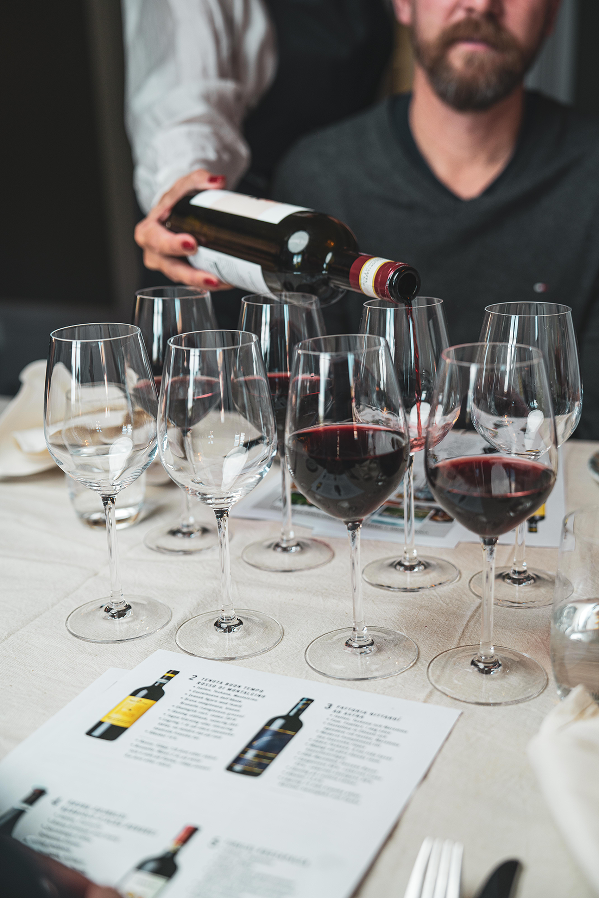 Vinprovning av röda viner på Fågelbro Säteri på Värmdö