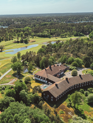 Fågelbro Säteri är beläget på Värmdö, endast ca 40 minuter från Stockholm