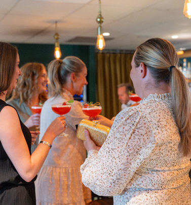 Mindel och drinkar i hotellets bar