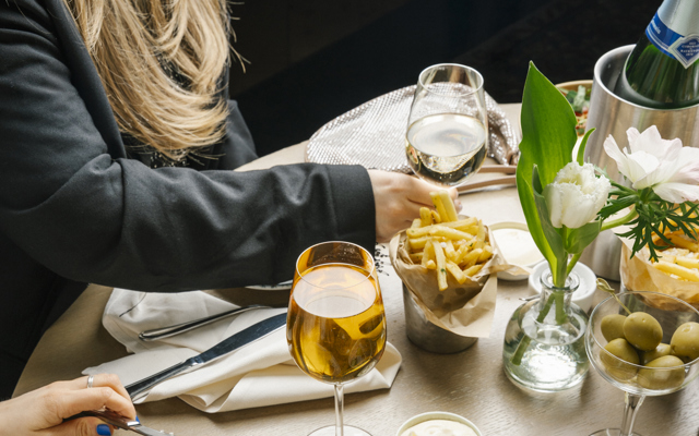 Maträtter uppdukat på ett bord