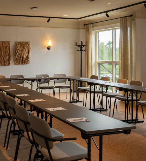 Konferenslokal i moderna ljusa färger, på Värmdö