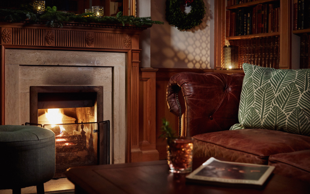 Brasa i salongen på Fågelbro Säteri