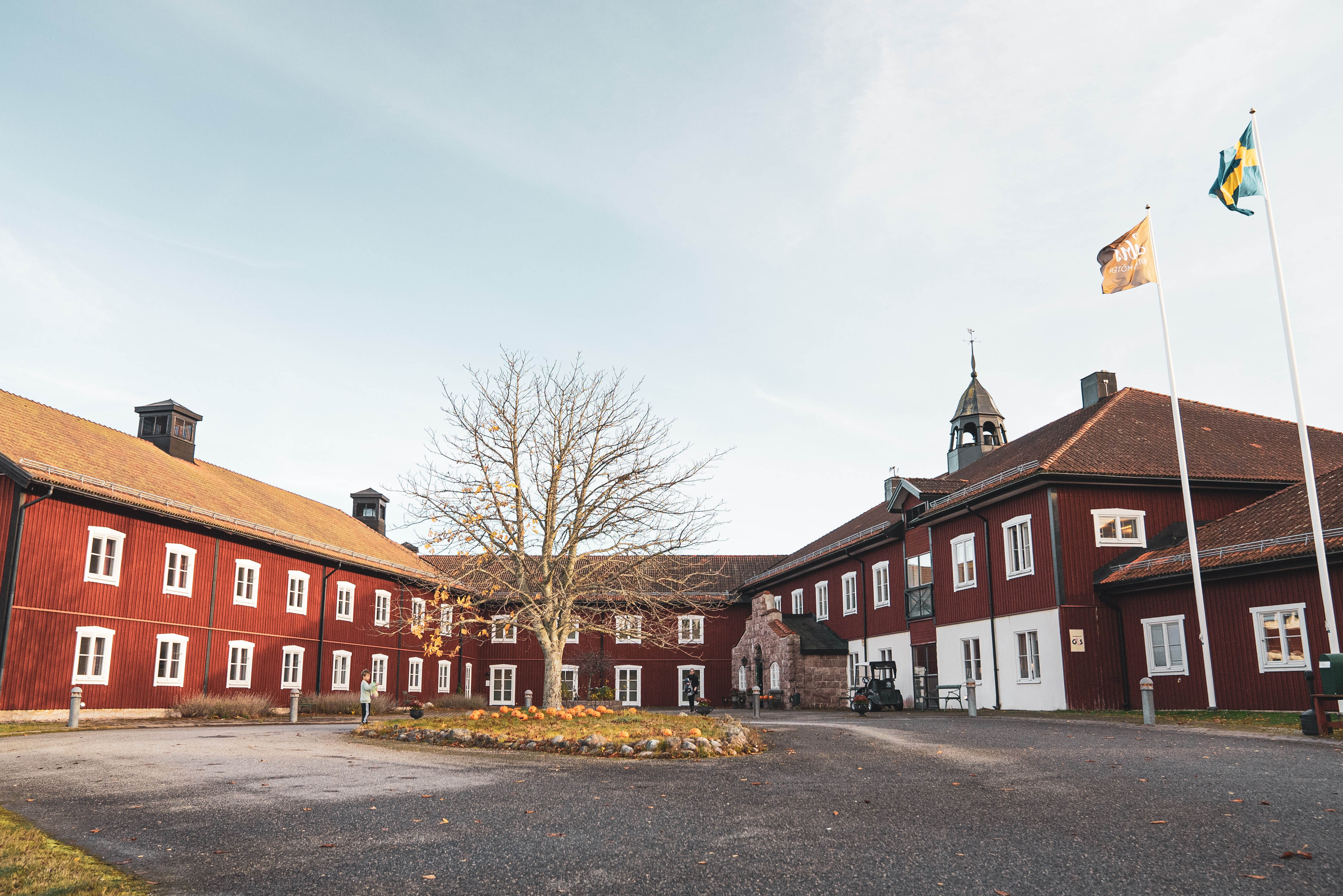 Fasad på hotellet Fågelbro Säteri