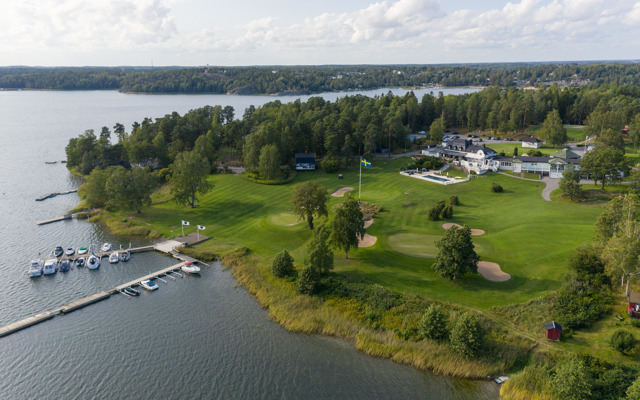 Golfbana nära havet på Värmdö