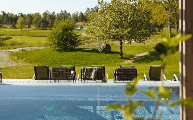Utomhuspool på Värmdö på sommaren