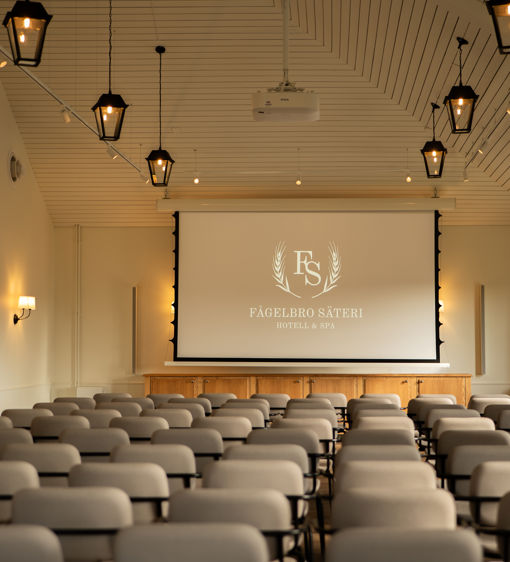 Ljus konferenslokal för 120 personer på Värmdö