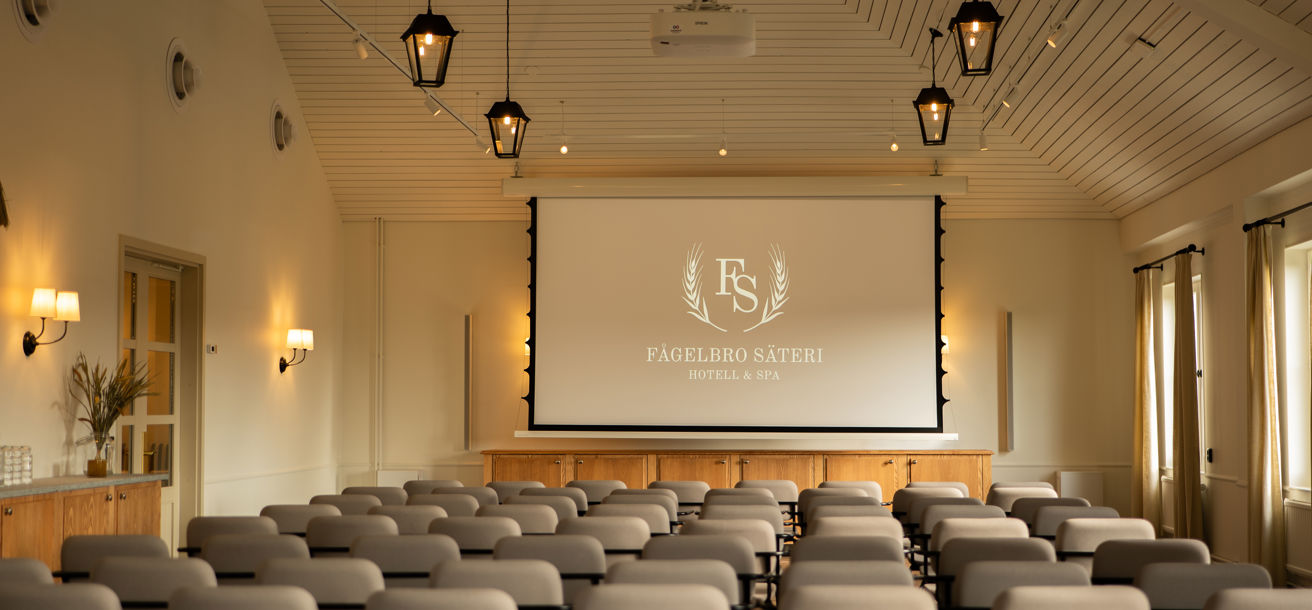 Ljus konferenslokal för 120 personer på Värmdö