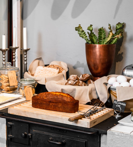 Starta dagen med frukostbuffé med stort urval av produkter